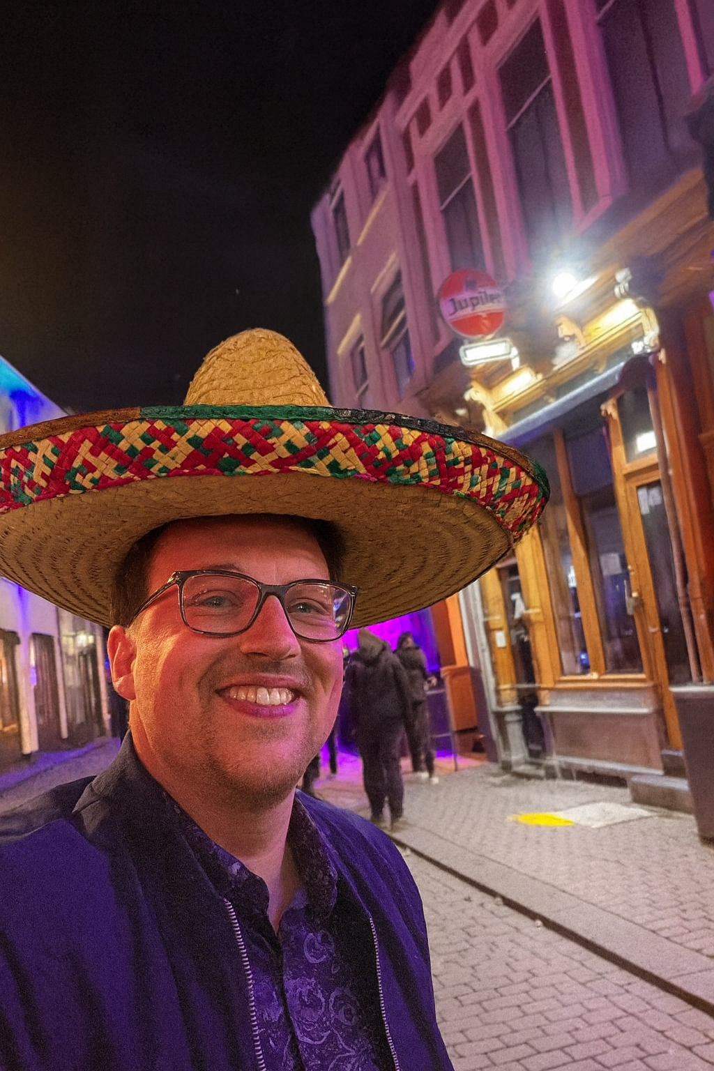 Foto Lenn Media met sombrero